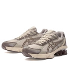 Asics Men's GEL-KINETIC FLUENT Sneaker in Oatmeal/Cocoa Powder