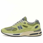 New Balance 991v2 Sneaker in Green Banana/Moss