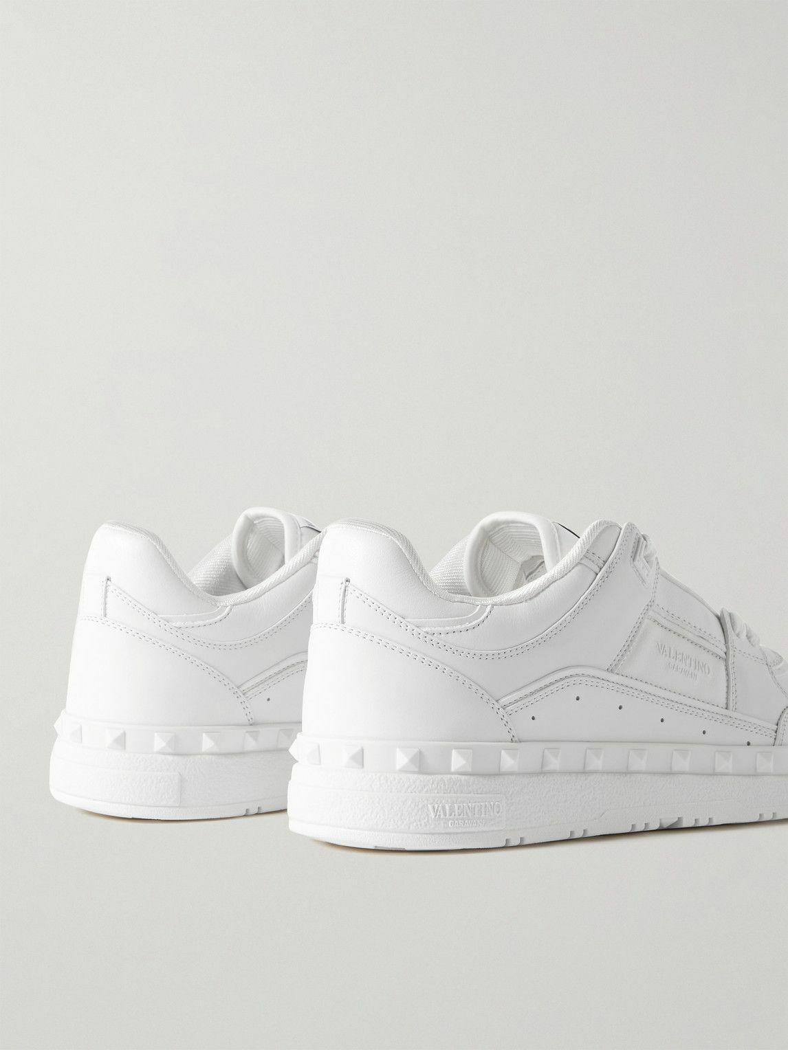 スニーカー Valentino Garavani White Leather Freedots Sneakers 21678121_51689860_1000.jpg