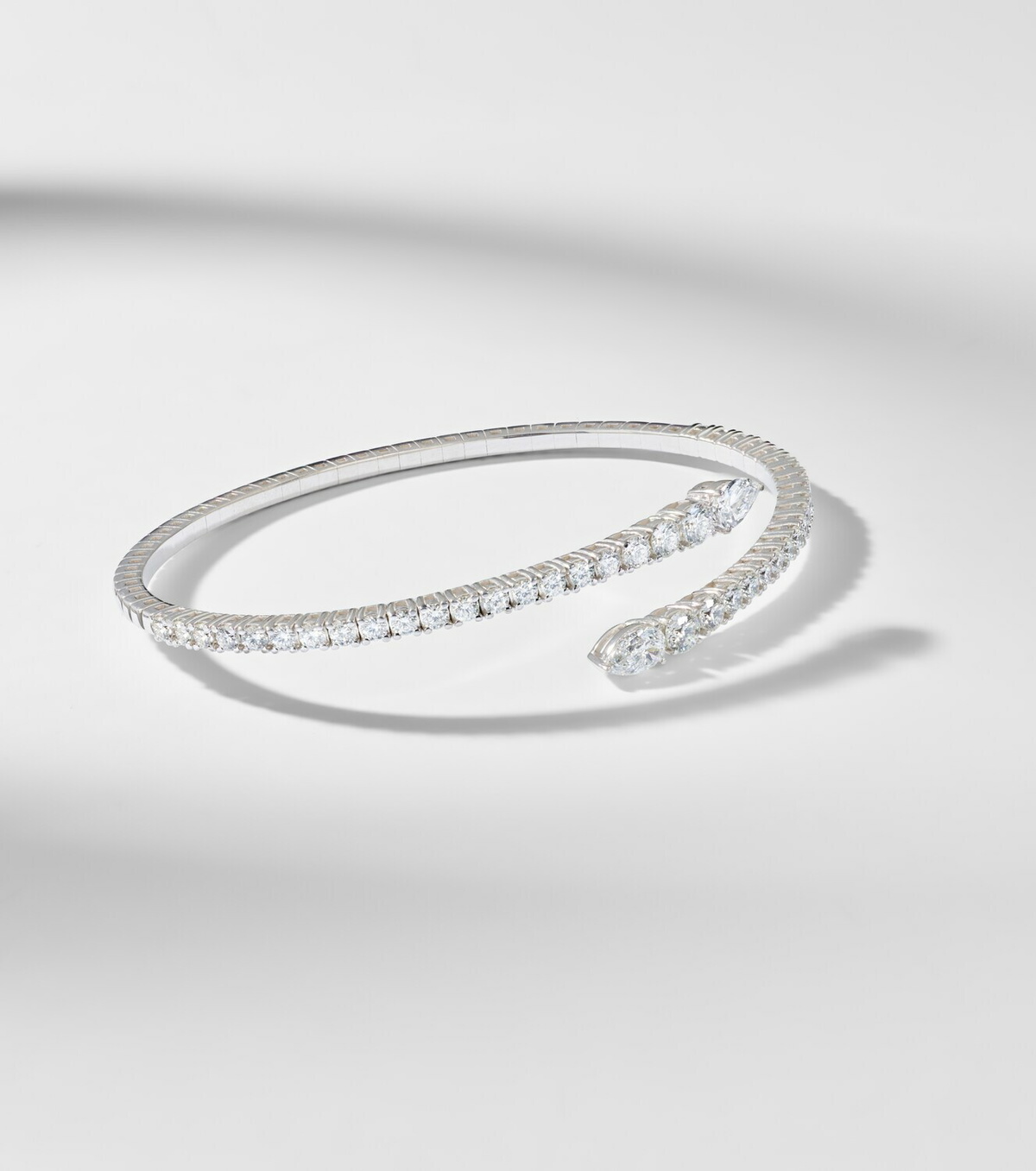 Bucherer Fine Jewellery Classics Twist 18kt white gold bangle with diamonds