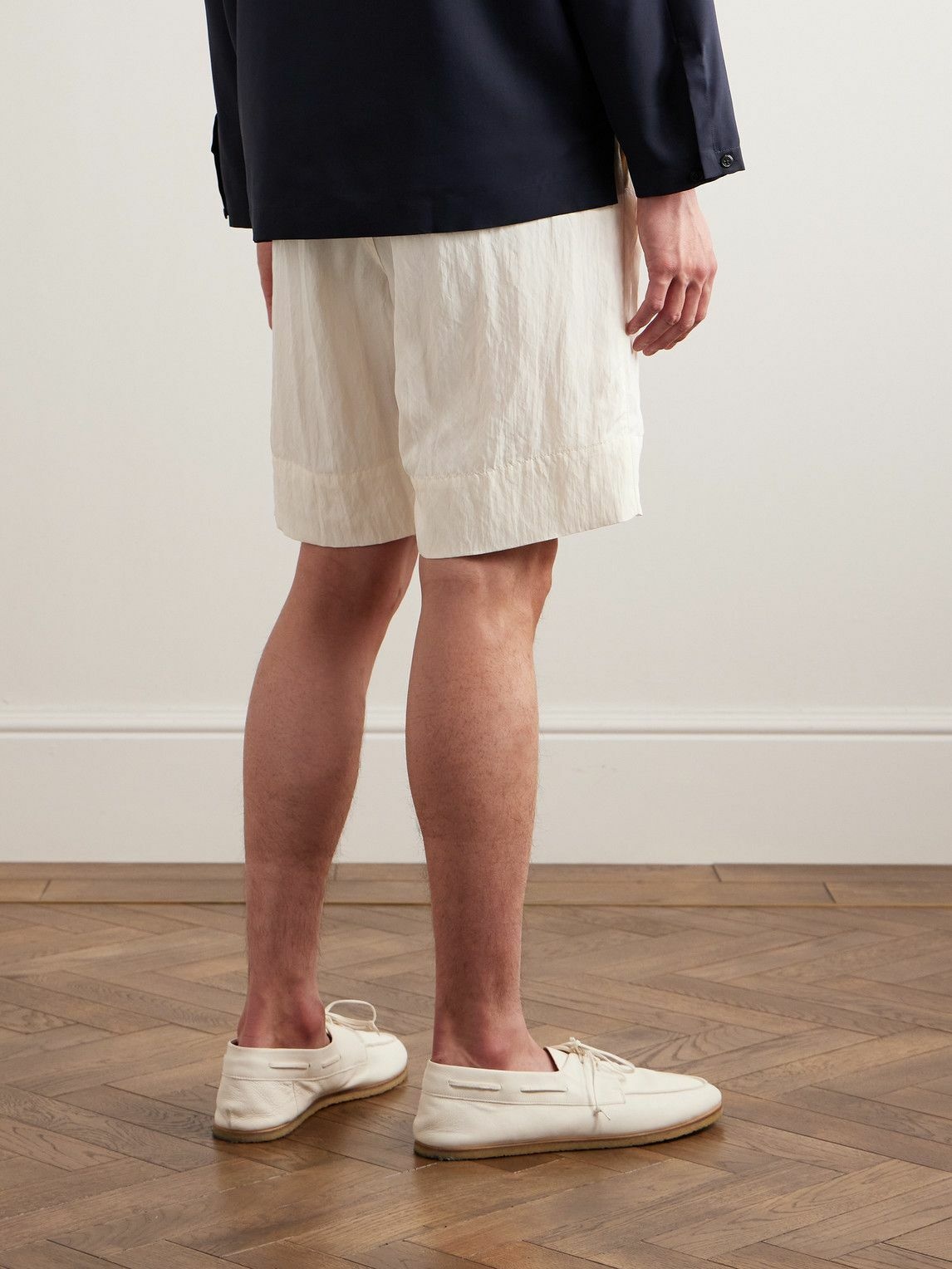 Giorgio Armani - Straight-Leg Pleated Crinkled Stretch-Twill Shorts - White  Giorgio Armani