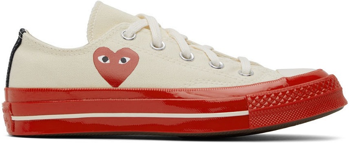 Photo: COMME des GARÇONS PLAY Off-White & Red Converse Edition Chuck 70 Low-Top Sneakers