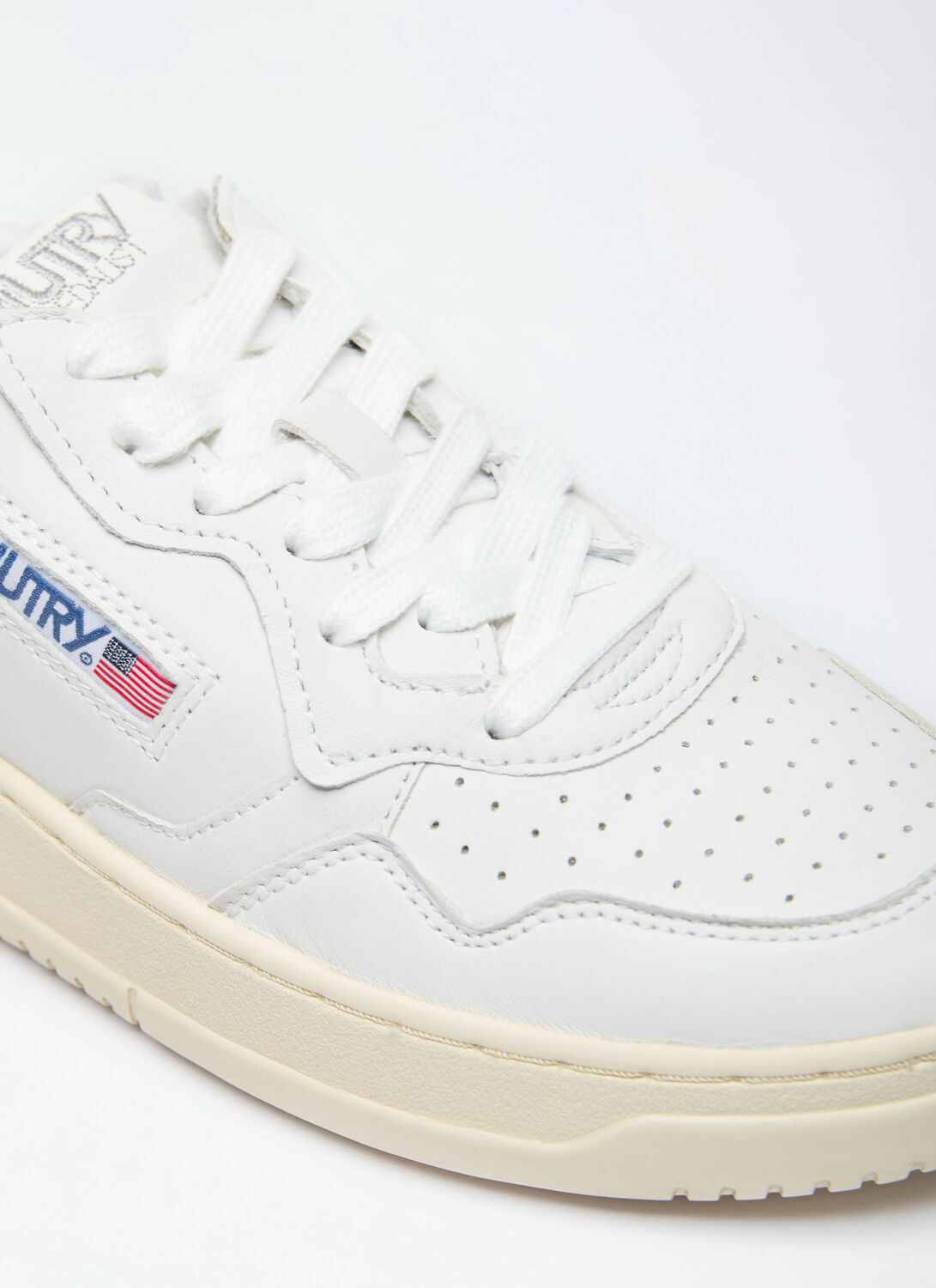 Autry Medalist Low Top Sneakers
