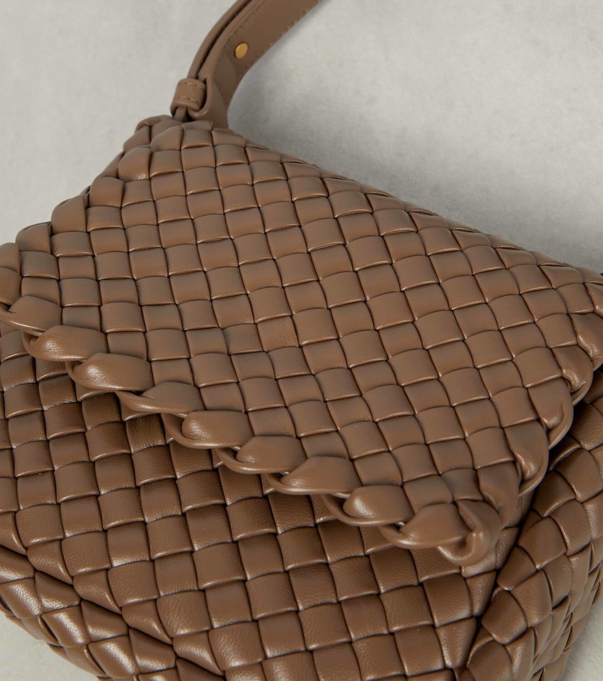 【関税&送料込】Bottega Veneta Chocolate Nappa Leather Cobbl Bottega Veneta Cobble Mini leather shoulder bag Bottega Veneta