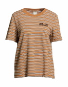 Baum Und Pferdgarten Womens T-shirt Camel