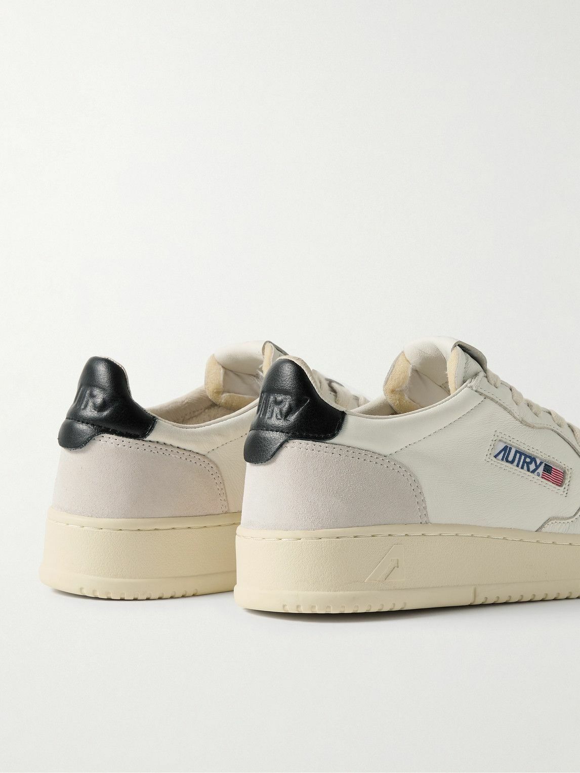 スニーカー AUTRY MEDALIST SNEAKERS WHITE/BROWN SUEDE Autry Medalist W *Suede* Sneaker » Buy online now!