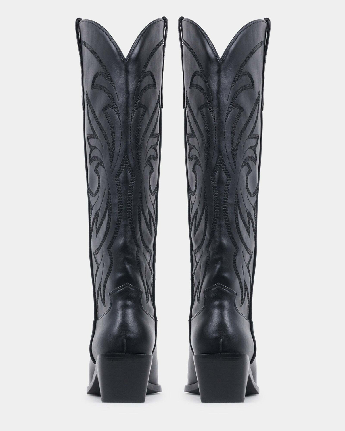 Steve Madden Stablee Boots in Black