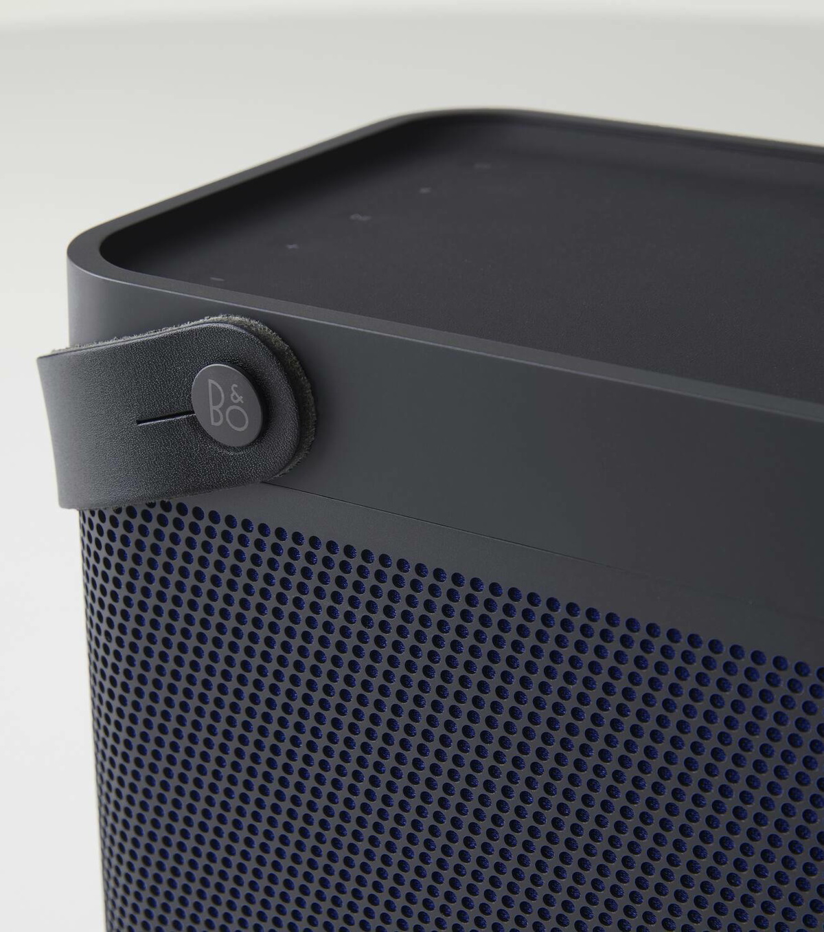 Bang & Olufsen Beolit 20 speaker