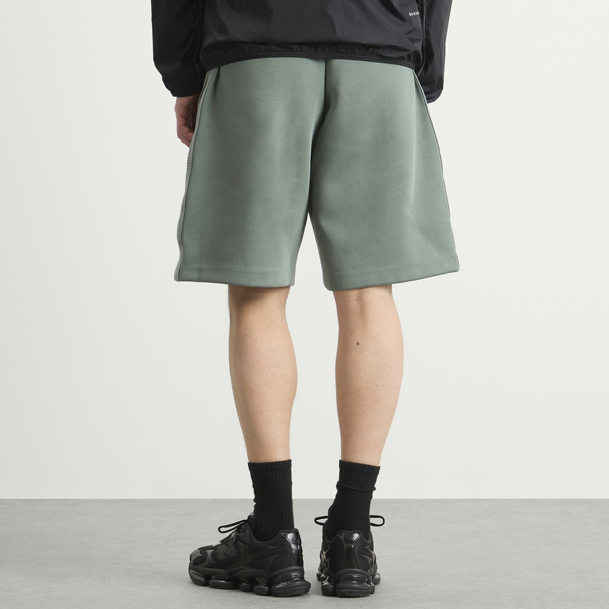 Oakley Men's Reserve Momento Shorts in Aviator Green