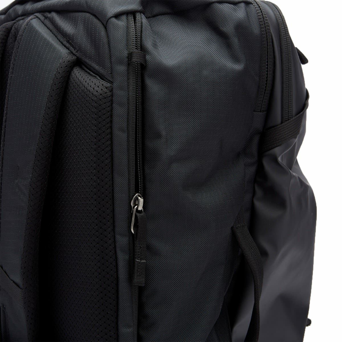 Cotopaxi Men's Allpa 35L Travel Pack in Cotopaxi Black 