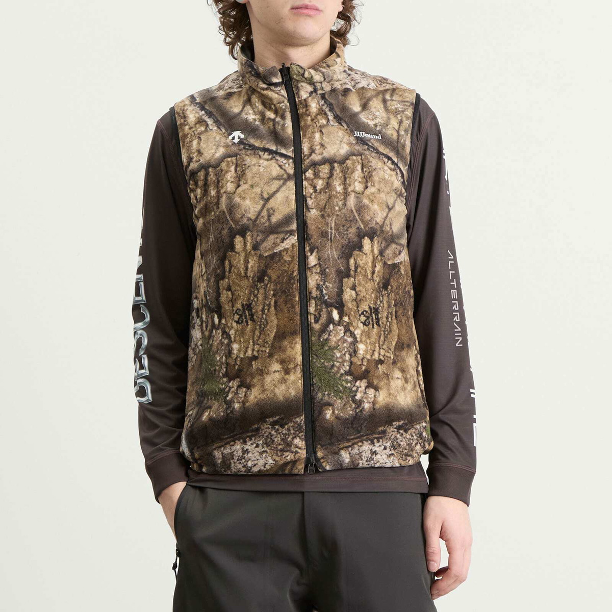 Descente Men's Allterrain x JJJJound Reversible Vest in Charcoal/Taupe