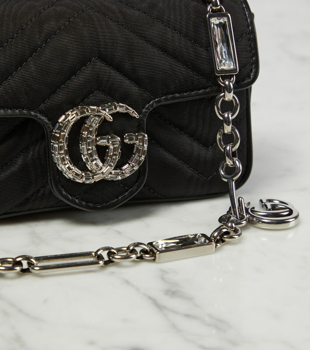 Gucci belt best sale bag with chain