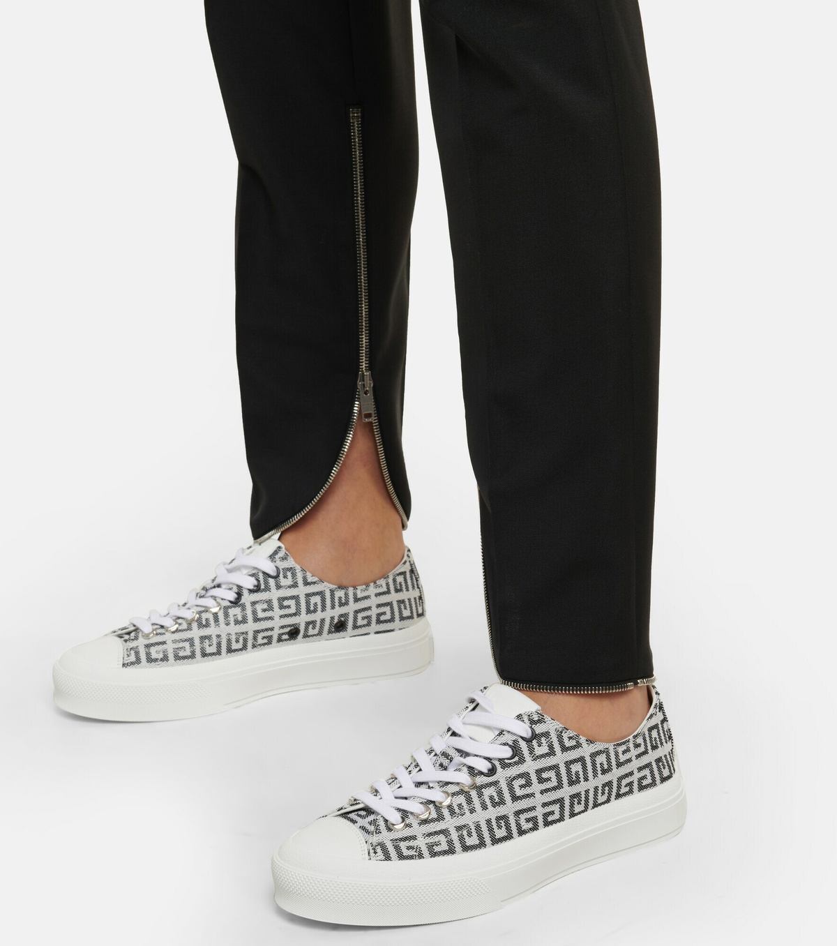 スニーカー GIVENCHY 4G City Sneakers 0400018811459?wid=600&hei=800&