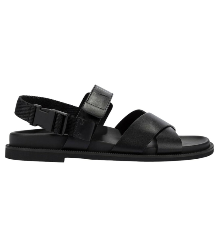 Photo: Valentino Garavani Valentino Garavani leather sandals