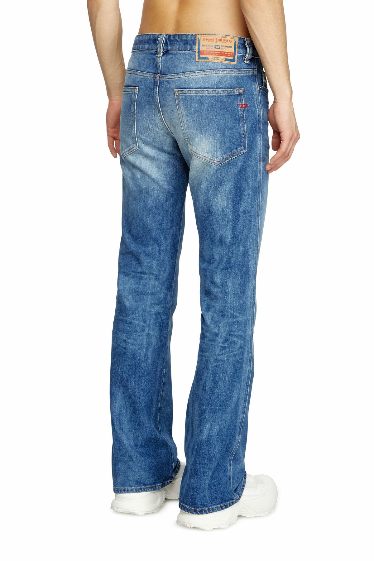 Diesel Bootcut Jeans Regular Waist 1998 D-Buck - Jeans Mens in Blue