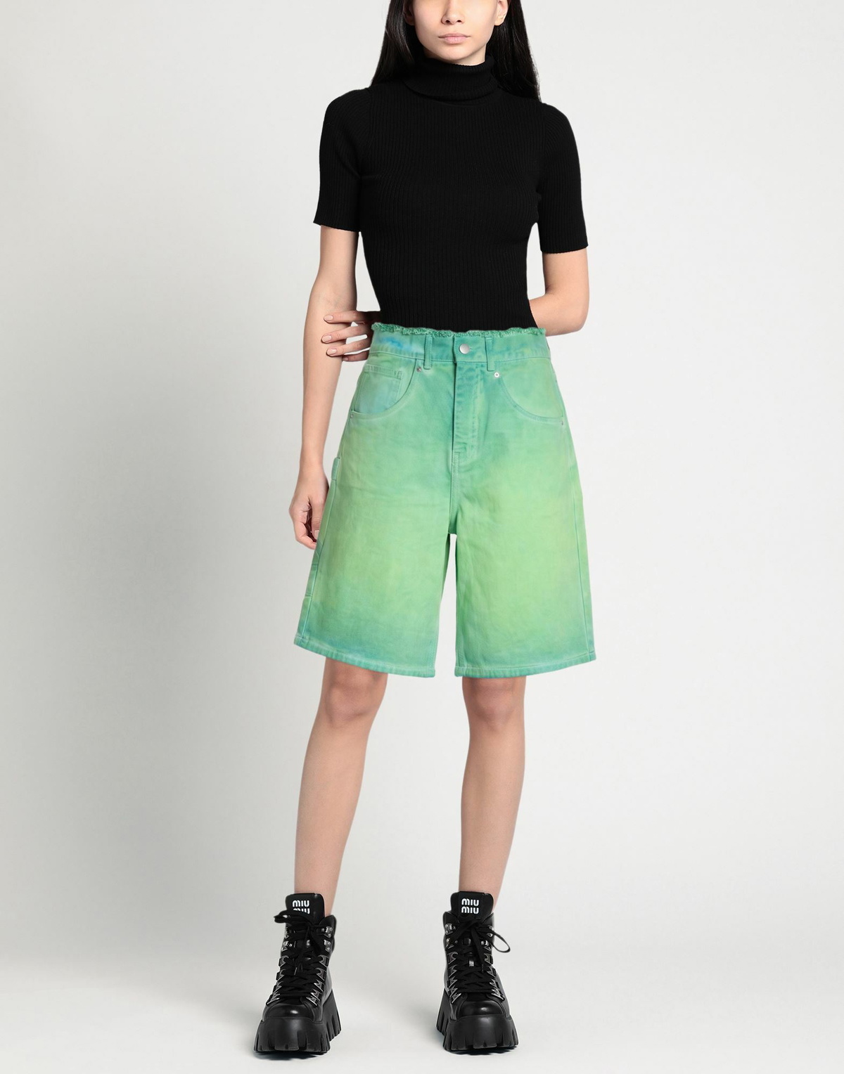 3.paradis Womens Denim shorts in Green