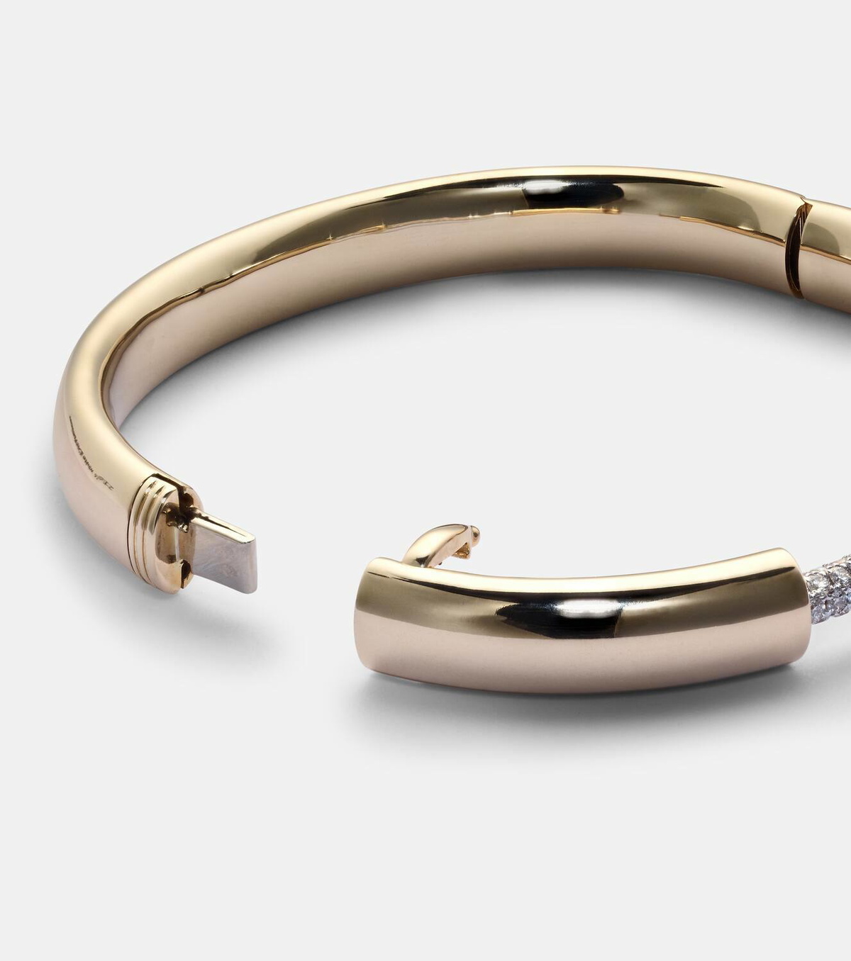 Rainbow K Endless 14kt gold bangle with diamonds