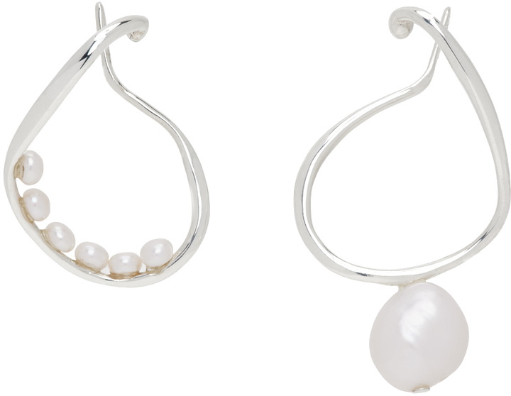 Photo: FARIS Silver Vinea Hang Perla Ear Cuffs