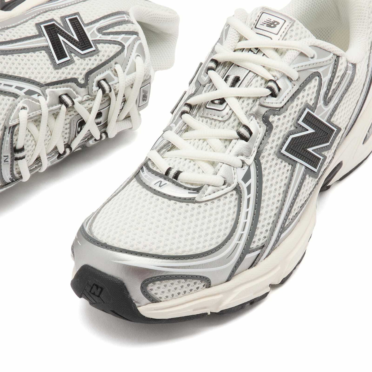 New Balance U740BK2 Sneaker in Sea Salt