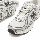 New Balance U740BK2 Sneaker in Sea Salt