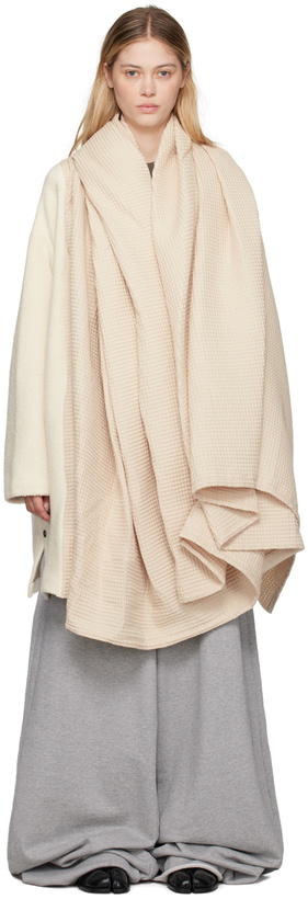 Photo: Bless Beige Scheich Coat