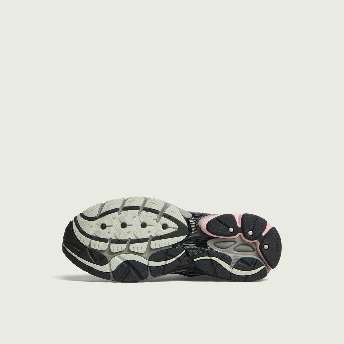 Saucony Men's Progrid Omni 9 OG Sneaker in Black/Multi