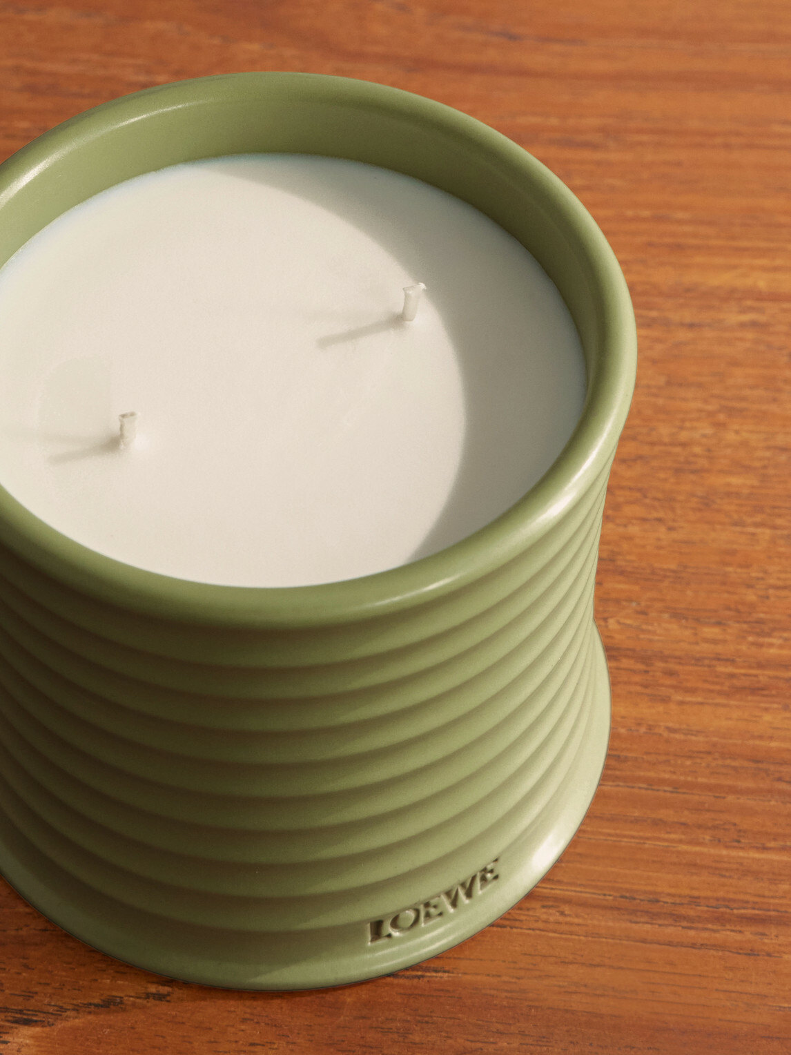 LOEWE Perfumes - Pistachio Medium Scented Candle - Green