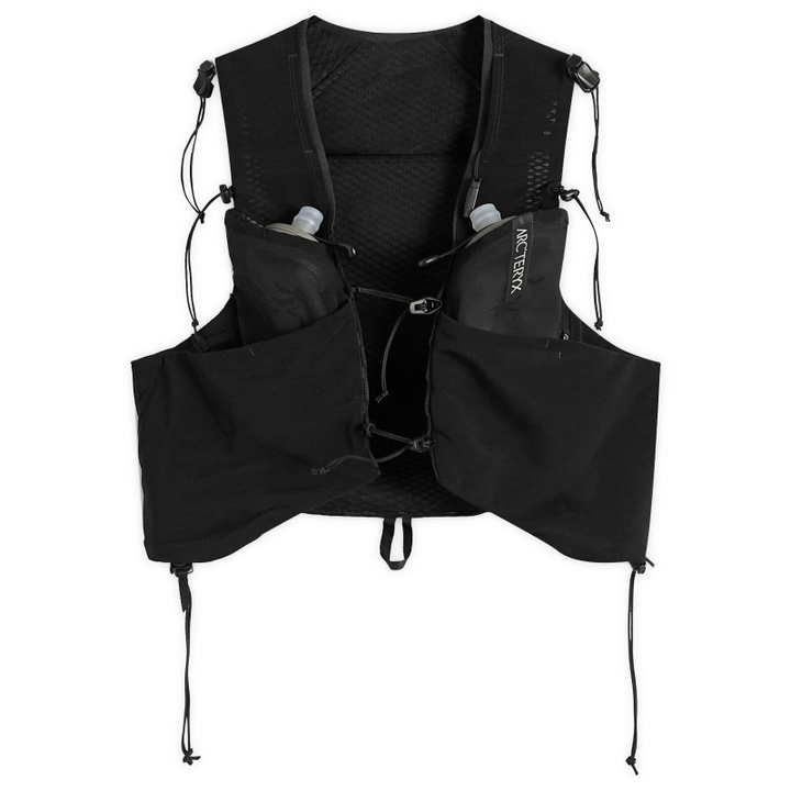 Photo: Arc'teryx Men's Norvan 7 Trail Vest in Black