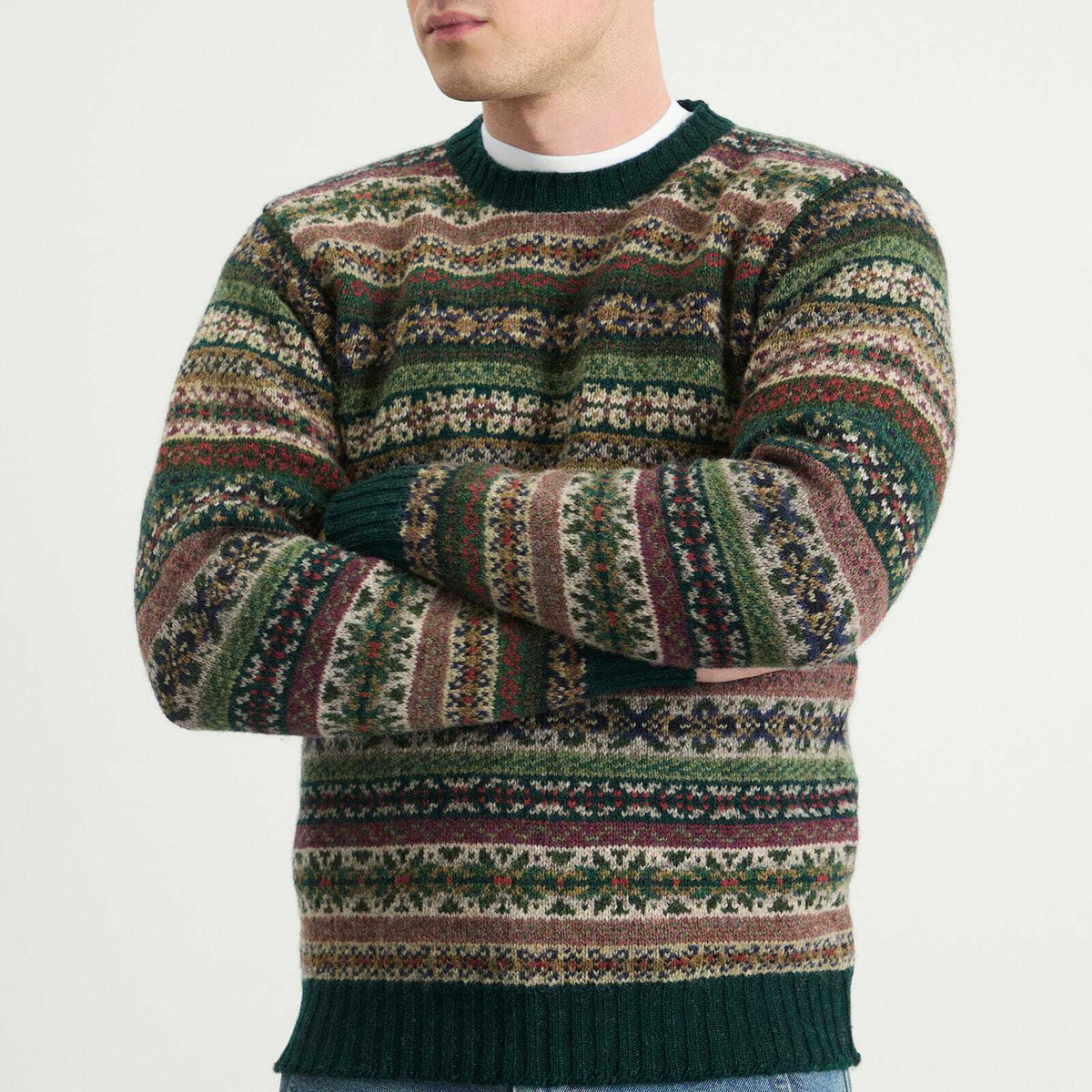 Jamieson's of Shetland Men's Jamiesons of Shetland Fair Isle Crew Knit in Green/Beige/Red