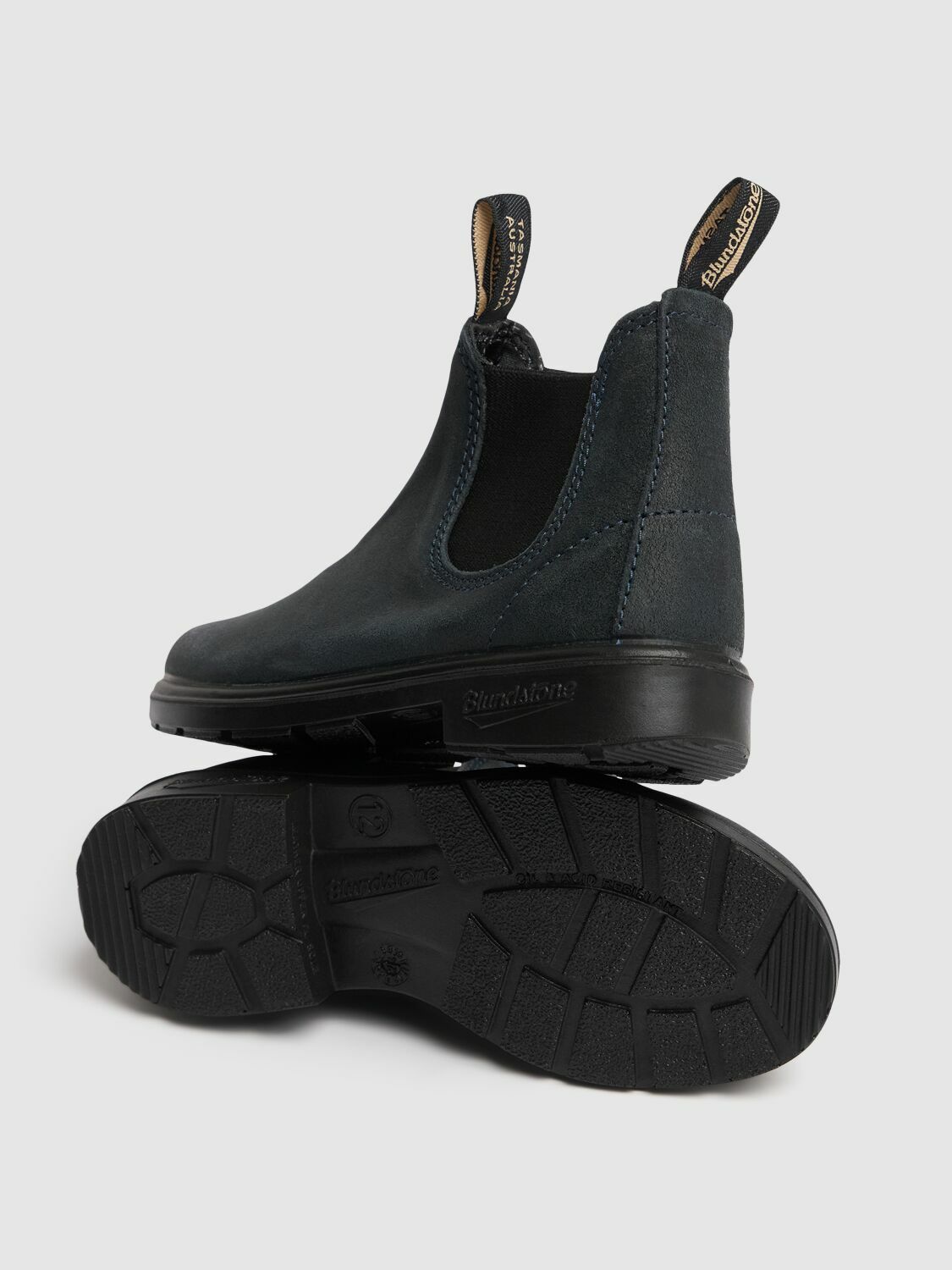 BLUNDSTONE Suede Chelsea Boots