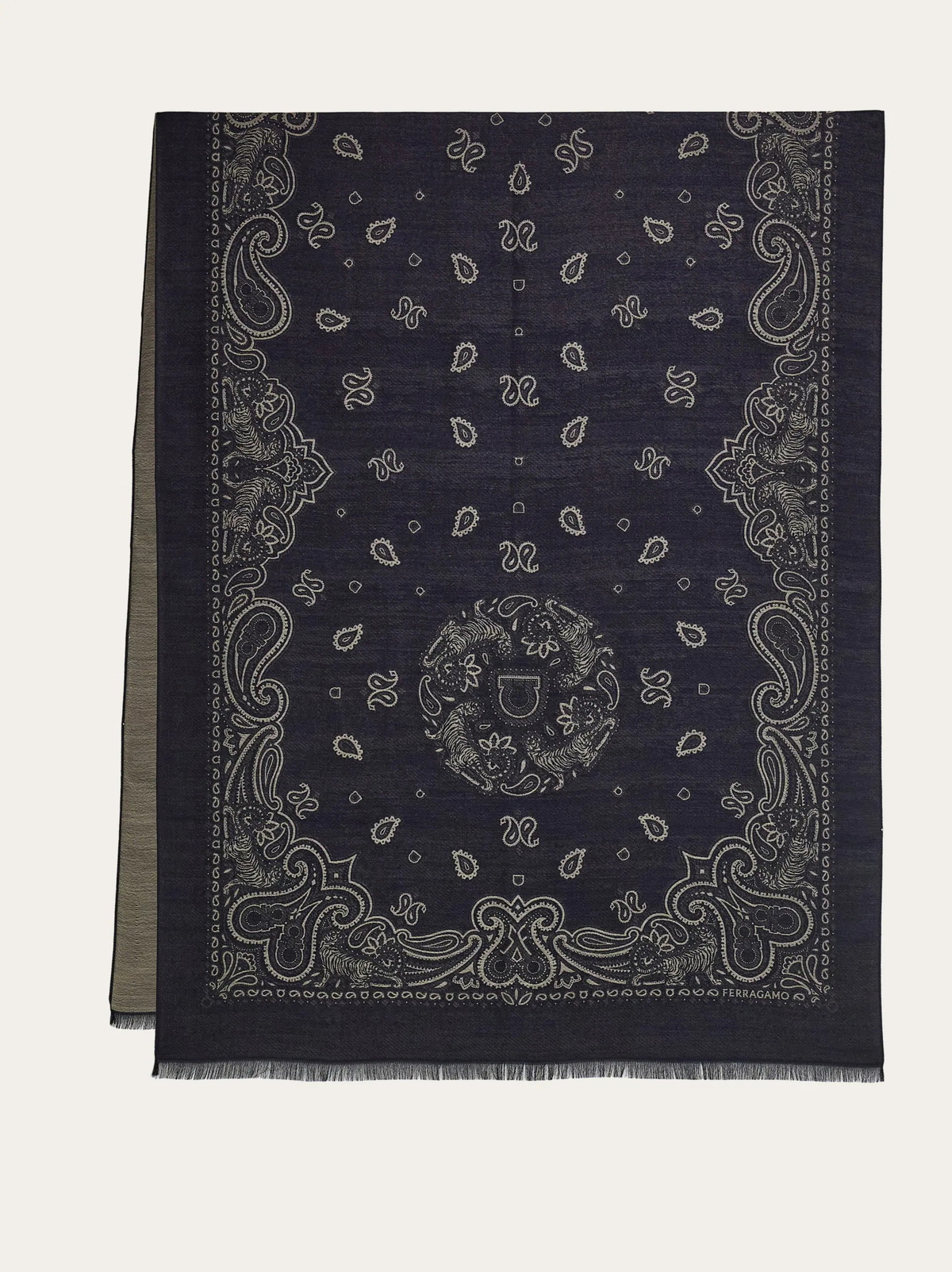 Ferragamo Mens Arabesque print stole in Blue