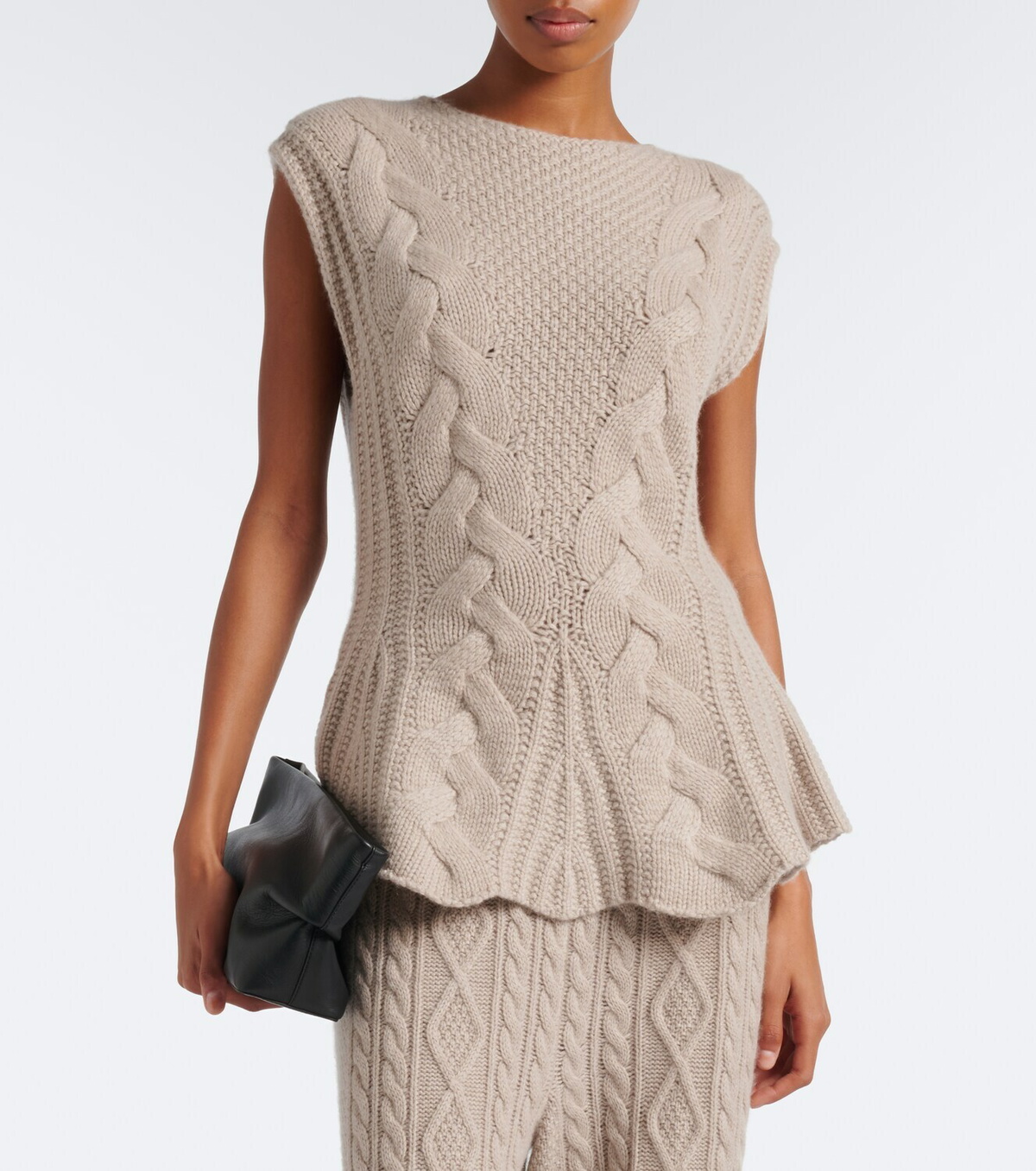 Lisa Yang Signy cable-knit peplum cashmere top