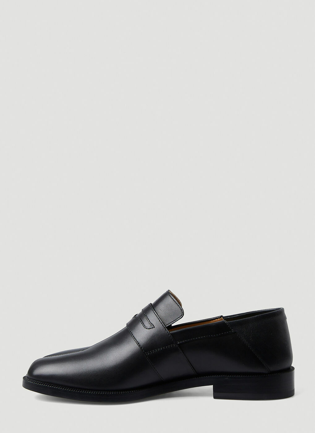 Tabi Moccasin Loafers in Black Maison Margiela