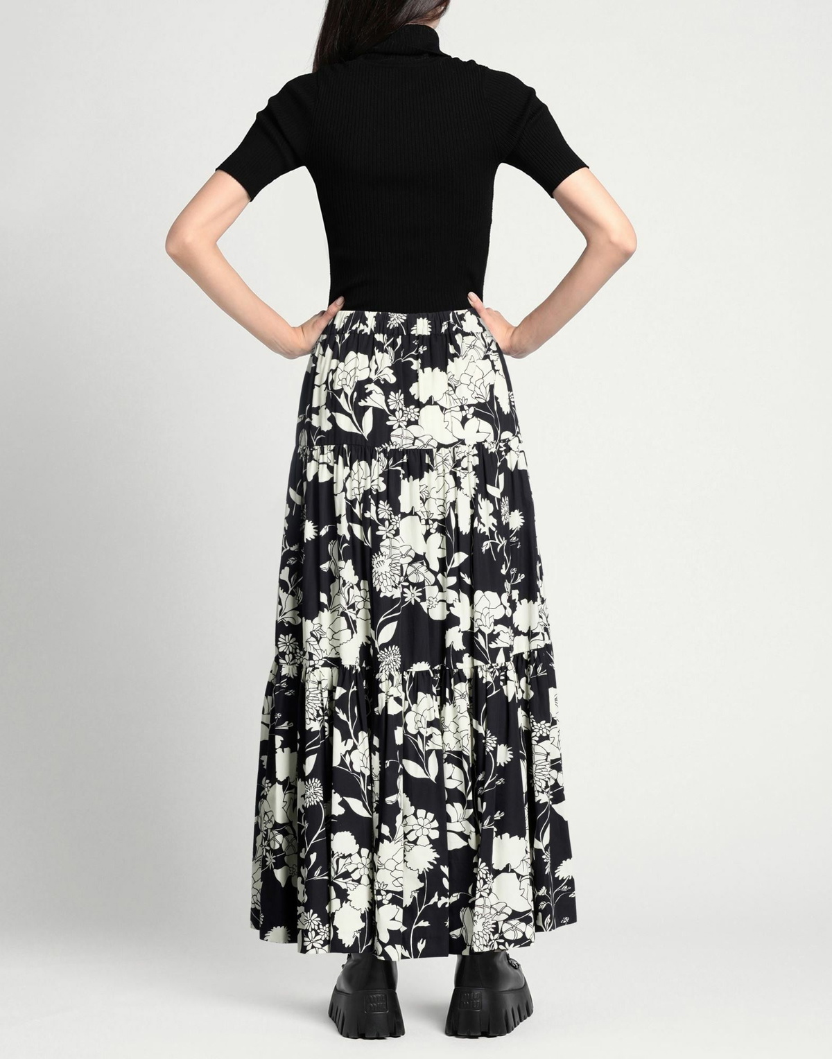 Maje Womens Maxi skirt in Black