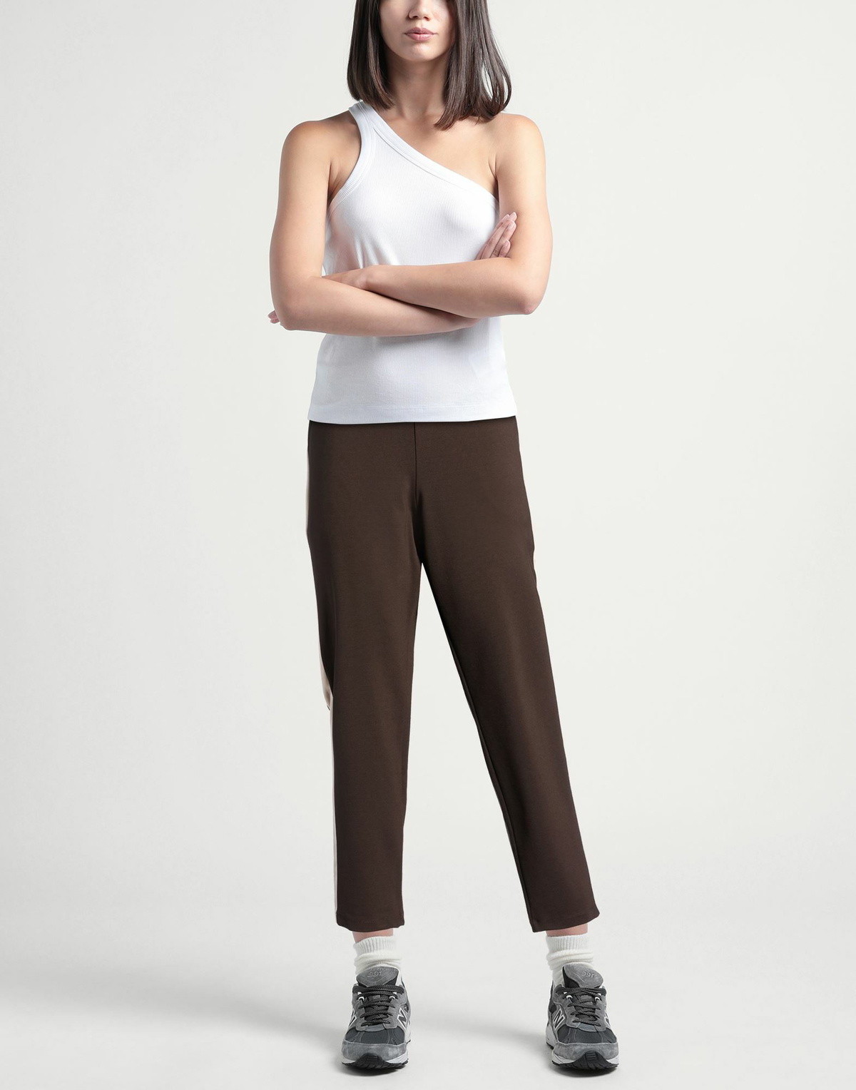 More Womens Pants Dark in Brown