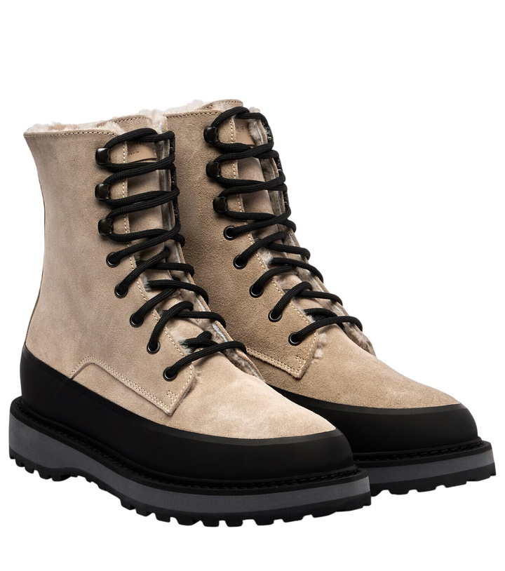 Photo: Le Monde Béryl Dolomite shearling-lined suede combat boots