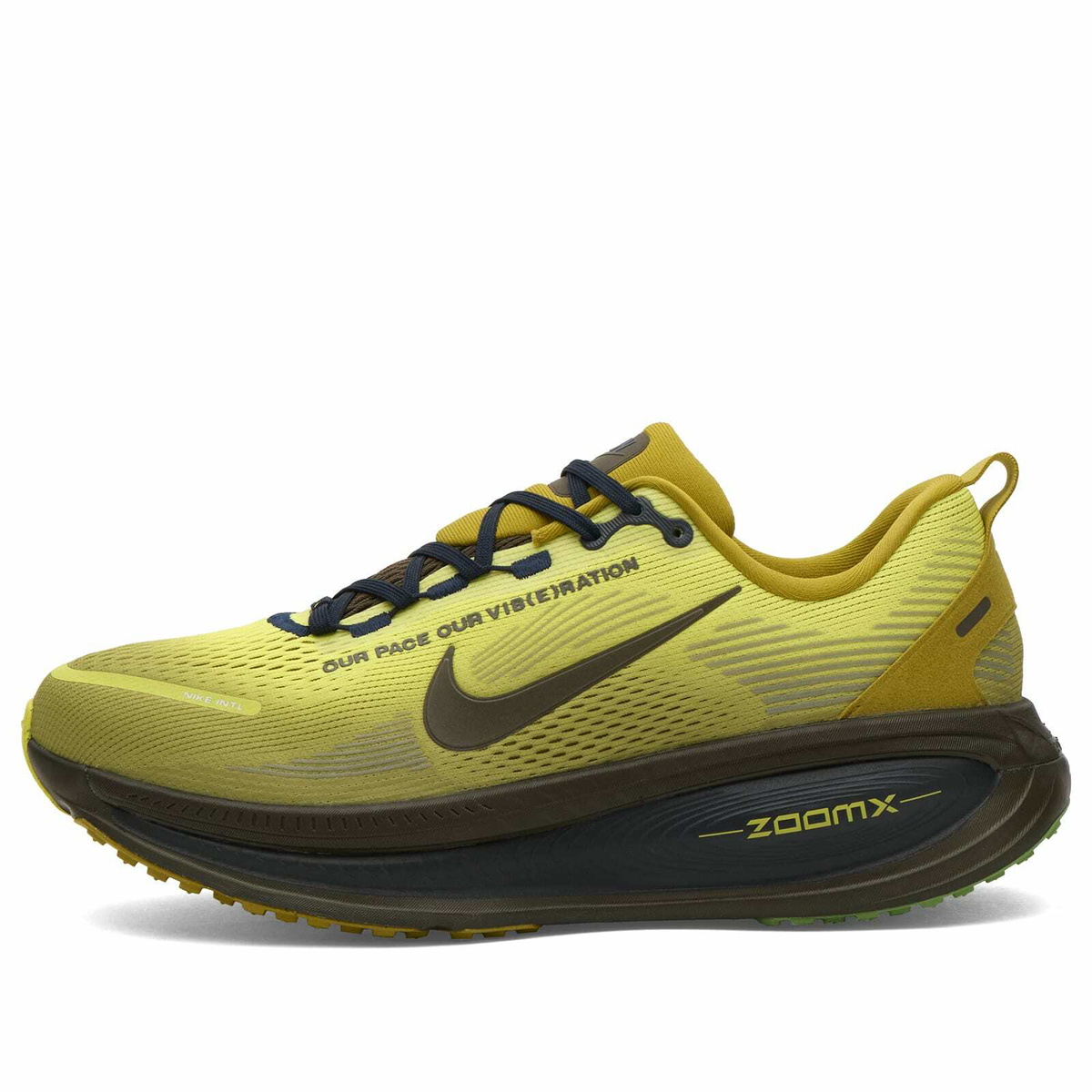 Nike Running Men's Nike Vomero 18 SE Sneaker in Sonic Yellow/Dark Hazel/Peat Moss