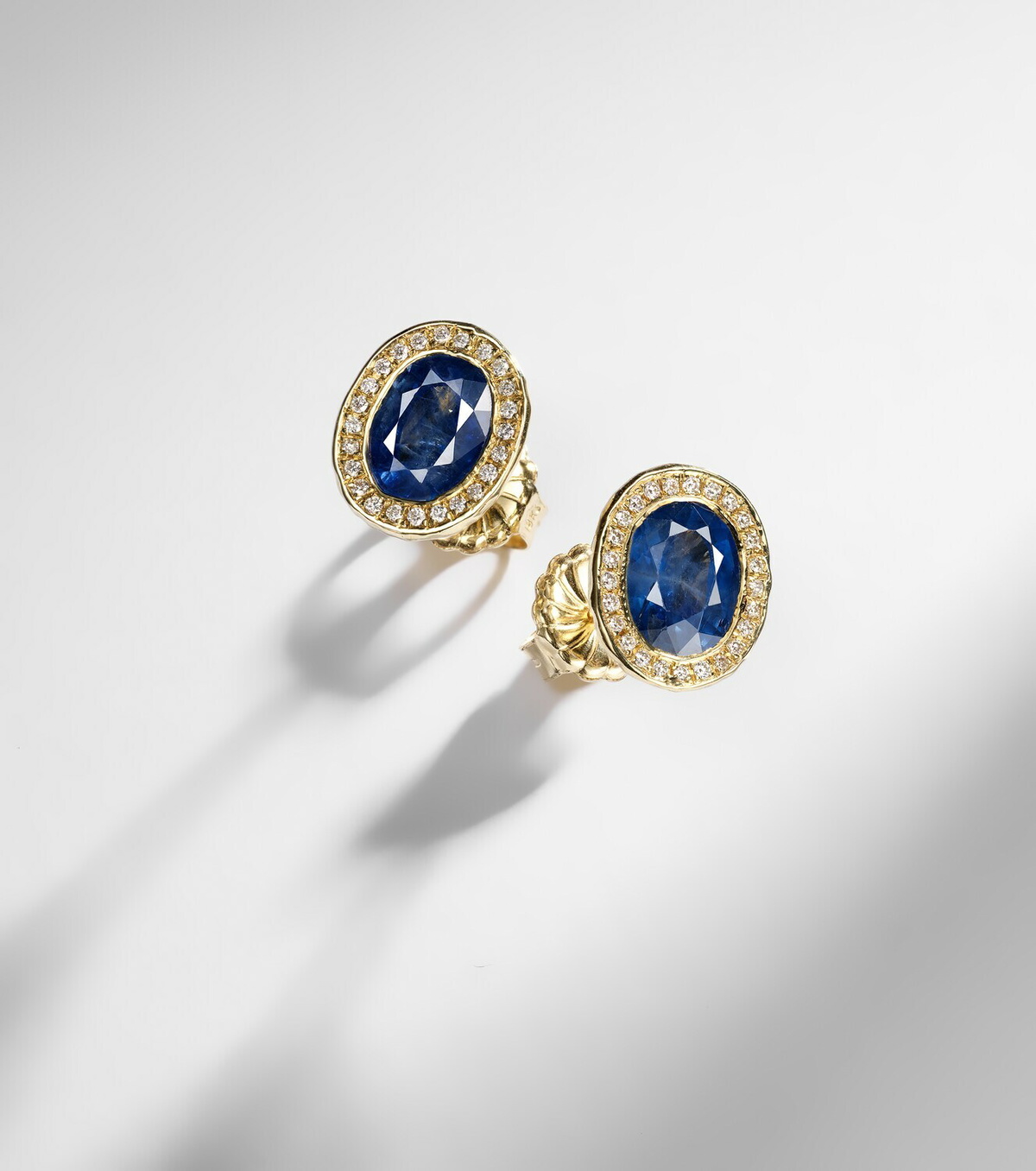Octavia Elizabeth 18kt gold stud earrings with diamonds and sapphires