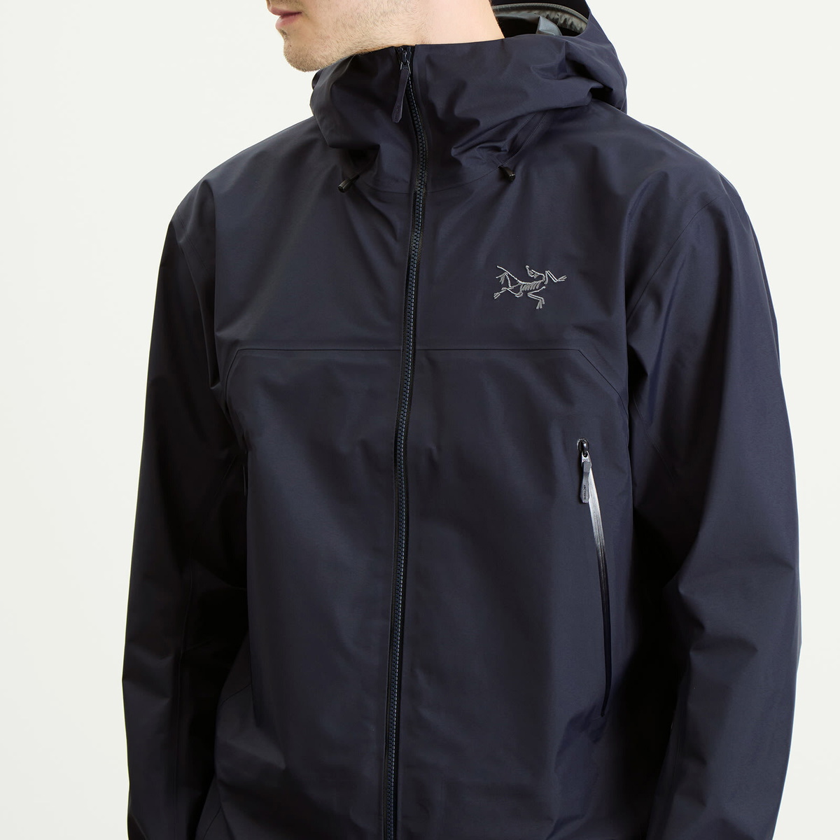 Arc'teryx Men's Beta SL Gore-Tex Jacket in Black Sapphire Arc'teryx