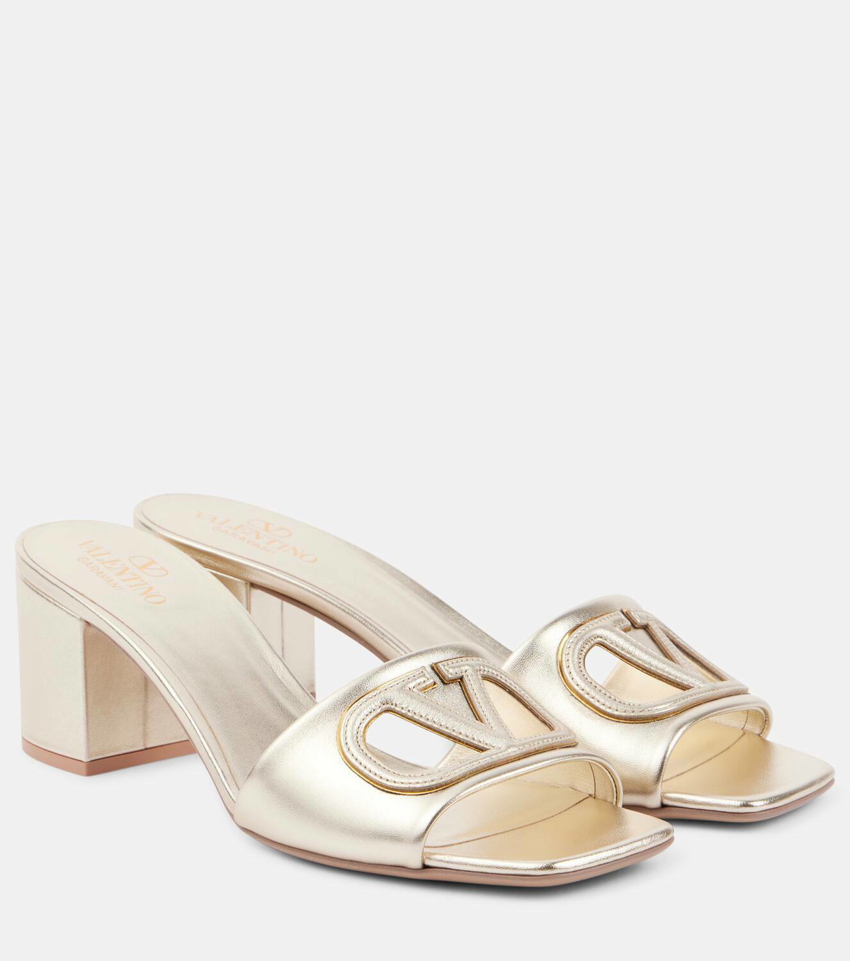 ★VALENTINO★GARAVANI VLogoレザー プラットフォーム ミュール Valentino Garavani VLogo cutout metallic leather mules