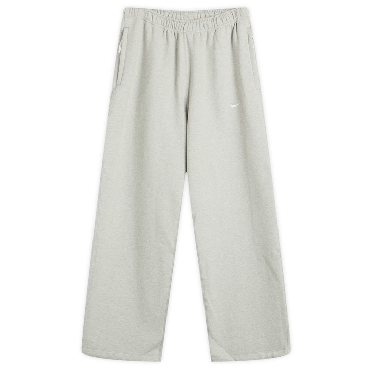 Photo: Nike Men's Swoosh Fleece Pant in Heather Grey/White