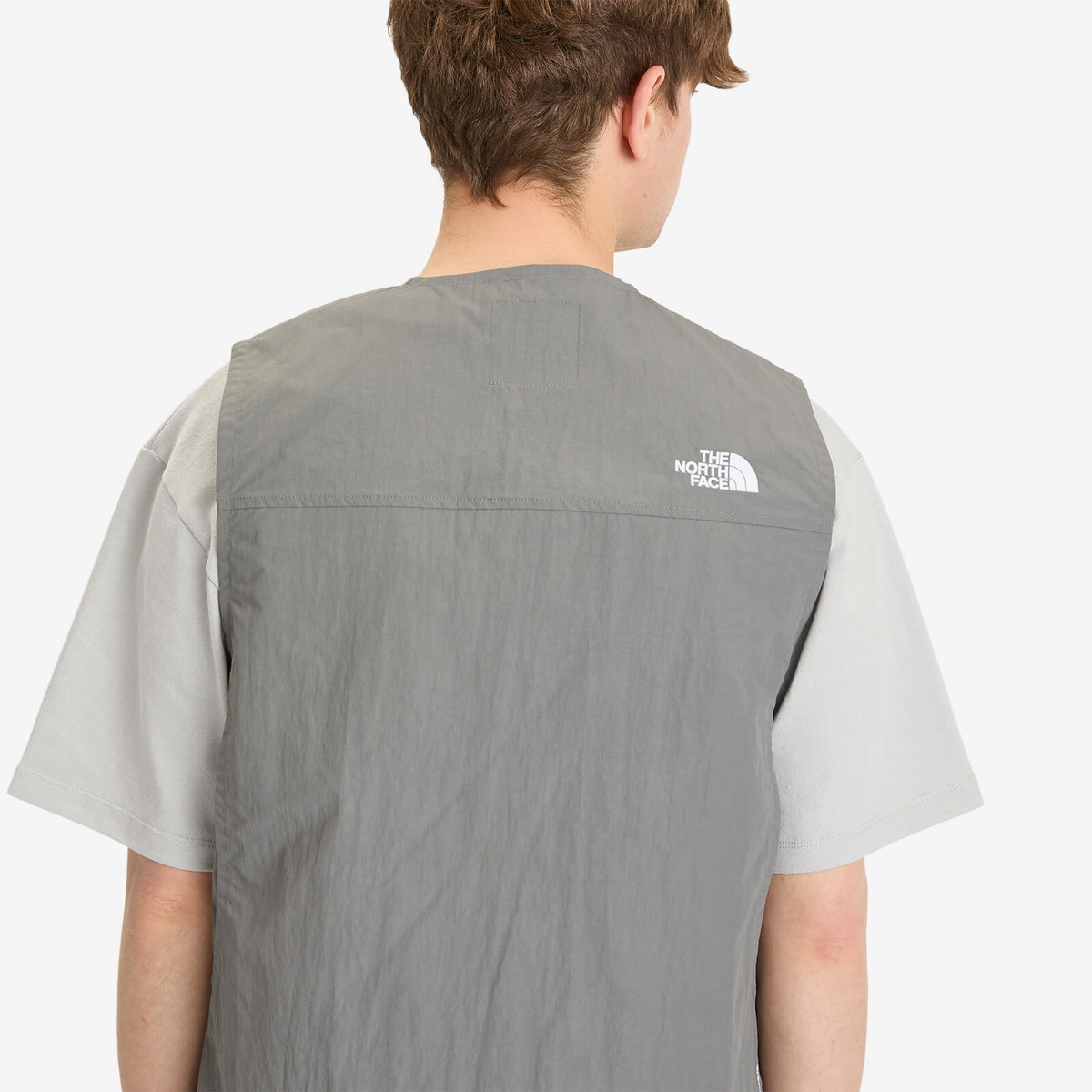 The North Face Men's Mountain Wind Vest in Smoked Pearl