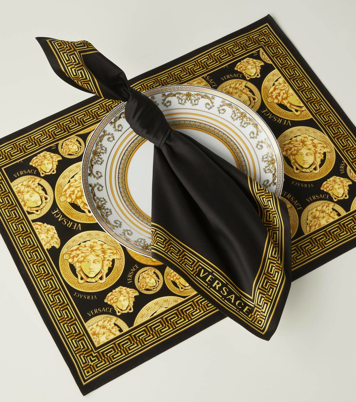 Versace Home Medusa Amplified set of 2 napkins and placemats
