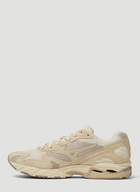 Wave Rider 10 Sneakers in Beige