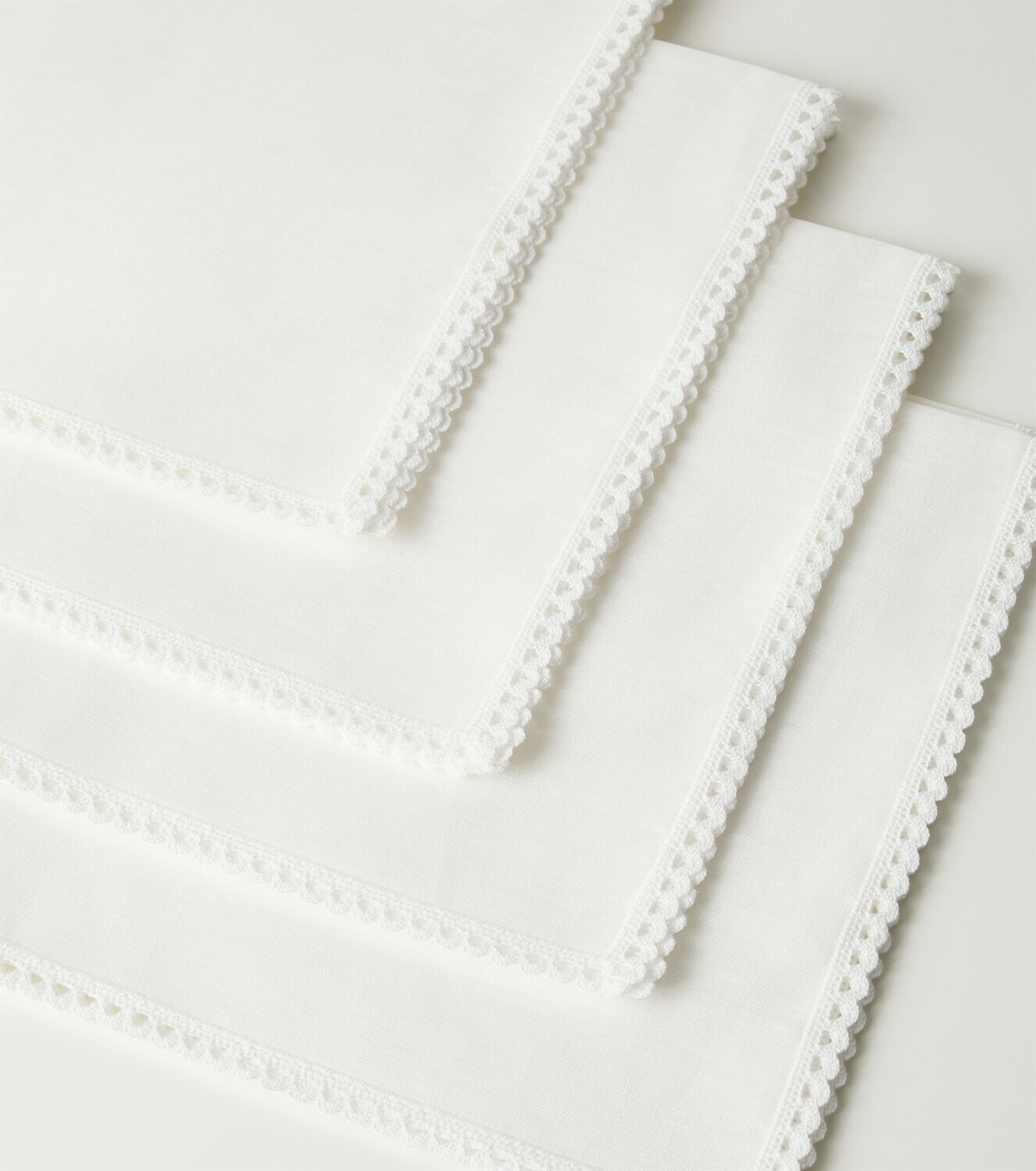 Once Milano Set of 4 lace-trimmed linen napkins