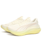 Puma MagMax NITRO Sneaker in Warm White/Gold Moon