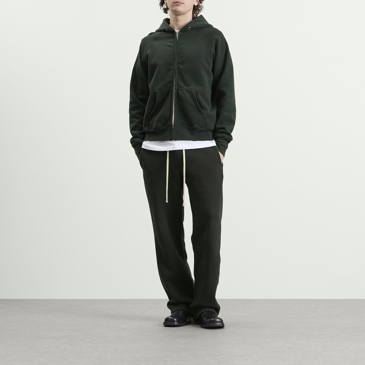 Les Tien Men's Heavyweight Classic Sweatpant in Pine