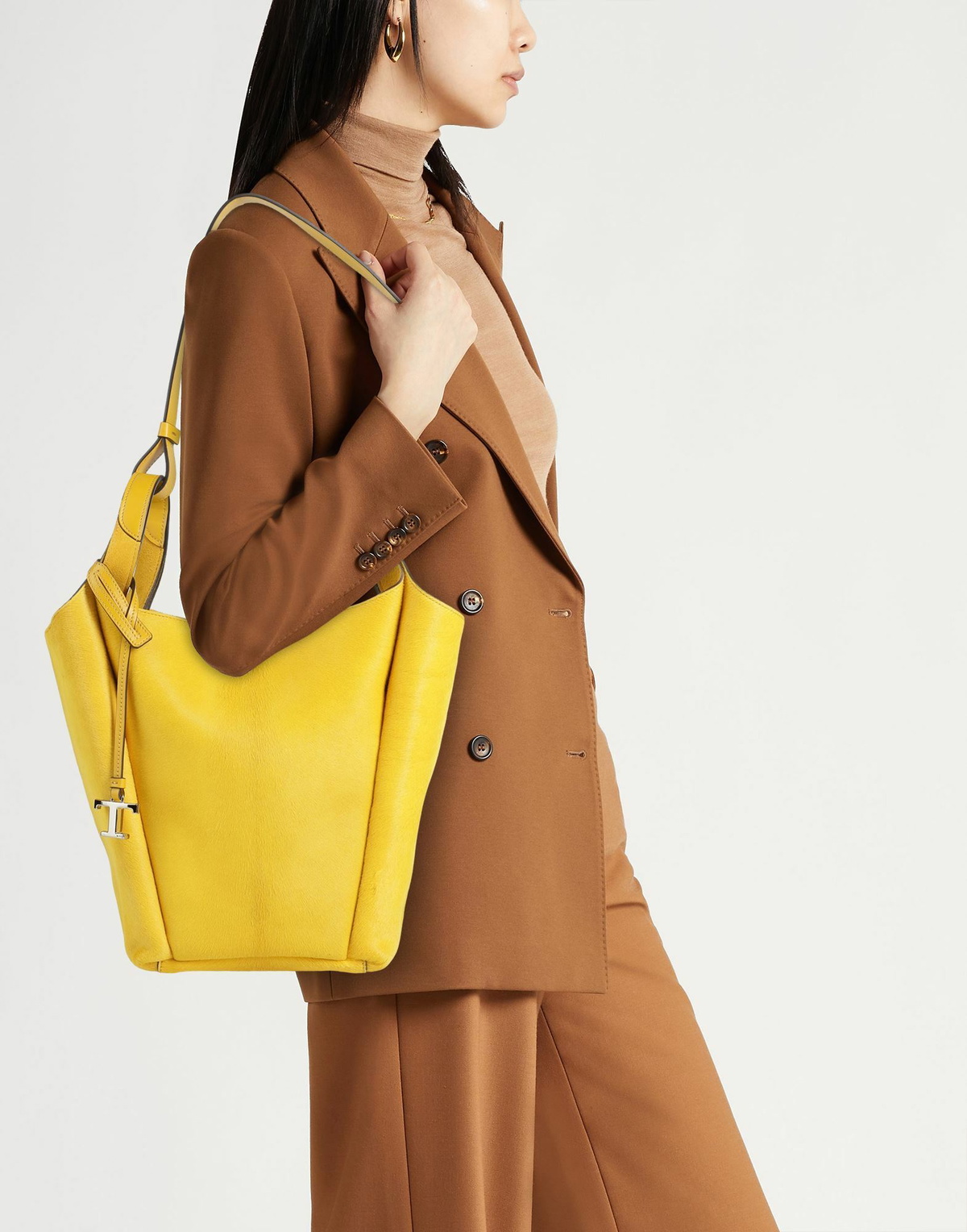 Tod's Womens Shoulder bag in Yellow