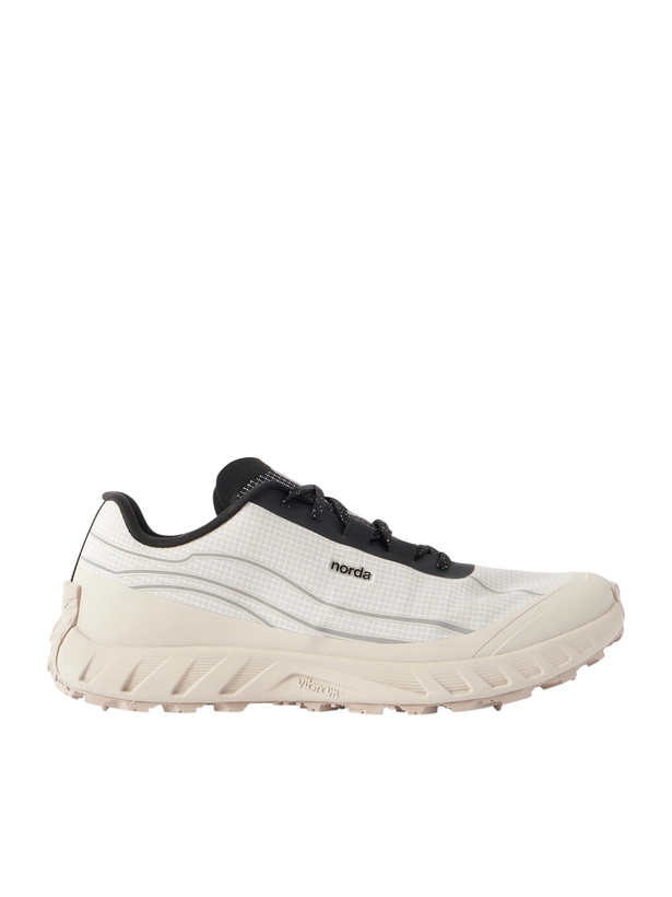 Photo: norda - 002 Dyneema® Running Sneakers - White