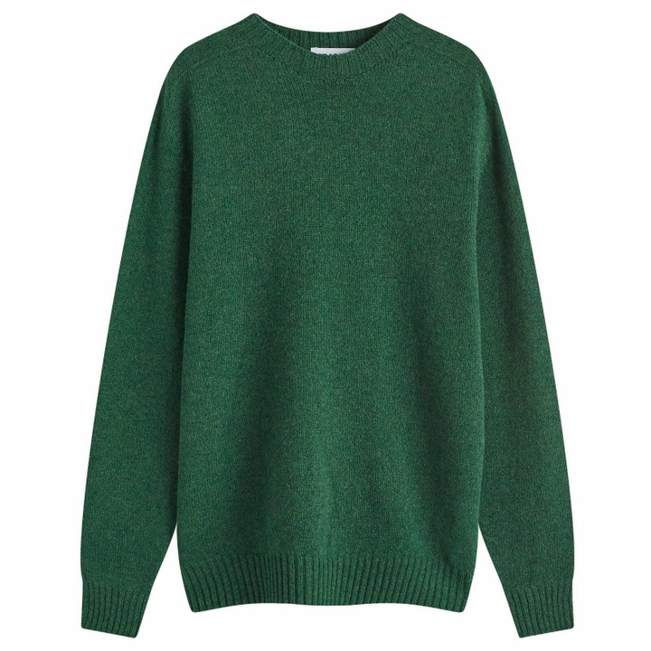 Photo: Country Of Origin Men's Geelong Seamless Knit Jumper in Asparagus